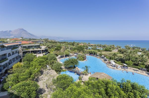 SICILIJA. Itališkos šeimos atostogos. Savaitė poilsio jaukiame 5* komplekse GRAND PALLADIUM SICILIA RESORT & SPA ant jūros kranto su maitinimu "viskas įskaičiuota"!